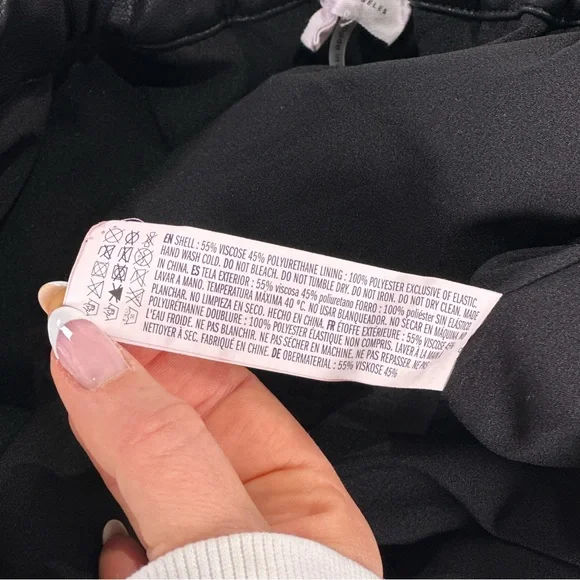 Grey Lab Women’s Matte Black Faux Leather Shorts XS - Picture 5 of 9